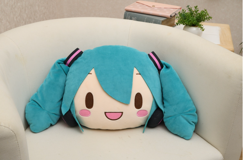 【2025年12月預購】初音未來毛絨臉抱枕 Sega Fave