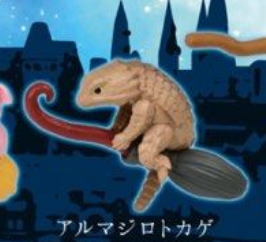 6月扭蛋 飛天掃把 飛天動物