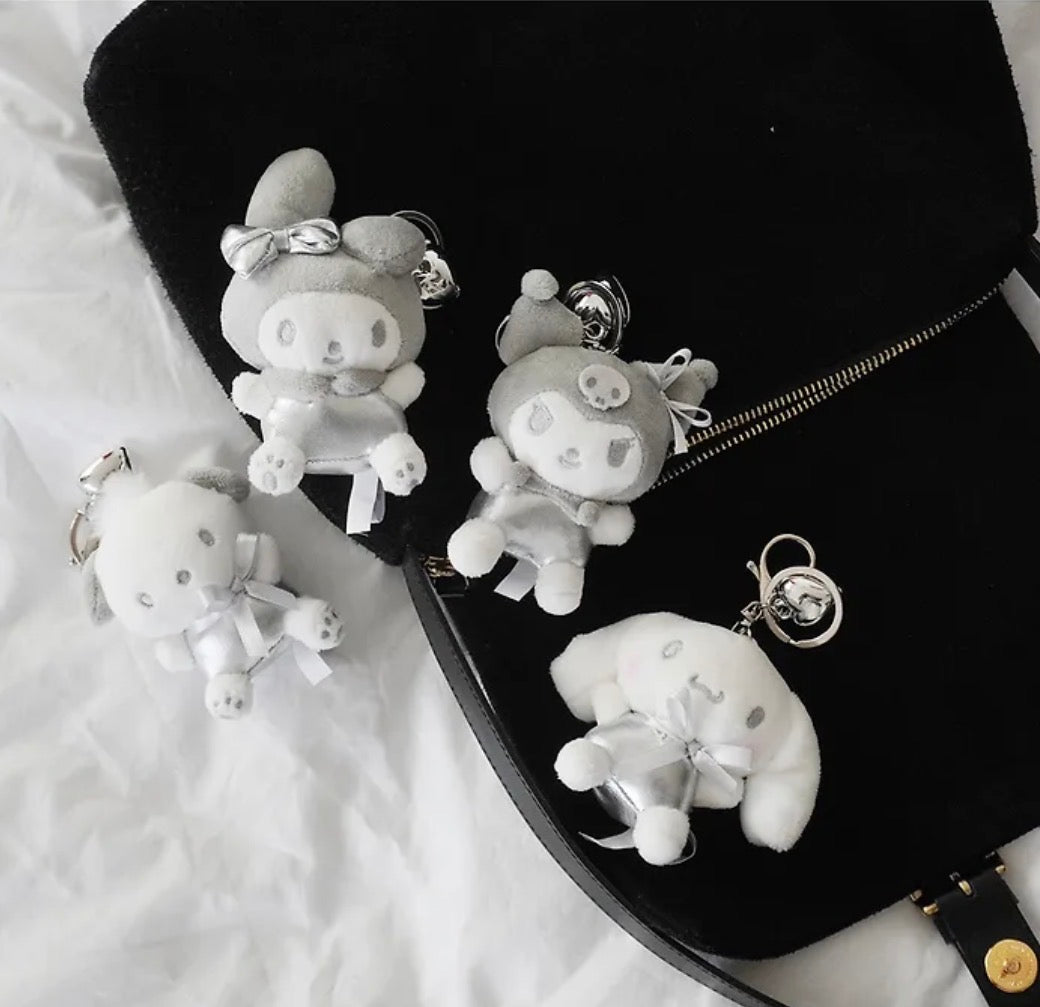 韓國生活百貨 -  韓國限定 Sanrio 銀色系列吊飾 (預訂)